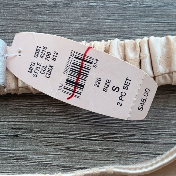 Victoria’s Secret Dream Angels Satin Garter Belt - Picture 4 of 5